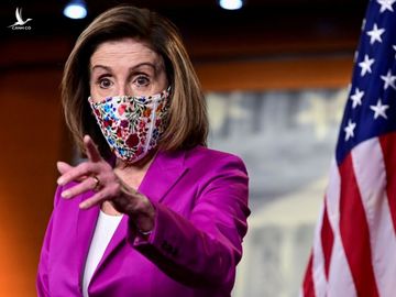 Chủ tịch Hạ viện Mỹ Nancy Pelosi phát biêu trong cuộc họp báo tại thủ đô Washington, ngày 7/1. Ảnh: Reuters.