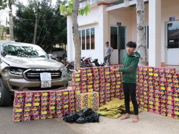Bình Phước: Bắt quả tang vụ vận chuyển 429 kg pháo lậu - ảnh 1