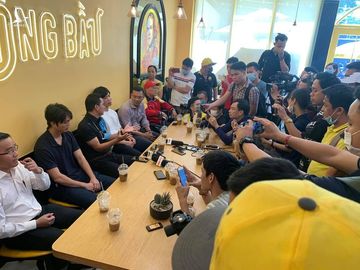 Một buổi gặp, tôi bị HLV nổi tiếng Kiatisak ‘chỉ mặt’ 2 lần - ảnh 1