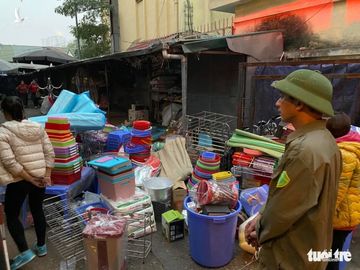 Cháy chợ Xanh Linh Đàm, nhiều tiểu thương hoảng loạn, tháo chạy - Ảnh 3.