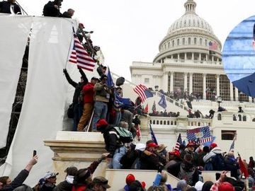 Vì sao Trump kích động người biểu tình nhưng không ai ngăn cản? - 1