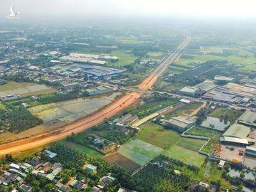 Đường Vành đai TP Tân An dài hơn 23 km, rộng 33 m sẽ hoàn thành sau 5 năm. Ảnh: Hoàng Nam.