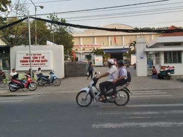 Trung tâm Y tế TP.Phú Quốc, nơi nhóm người nhập cảnh trái phép đang được cách ly y tế /// ẢNH: HOÀNG TRUNG