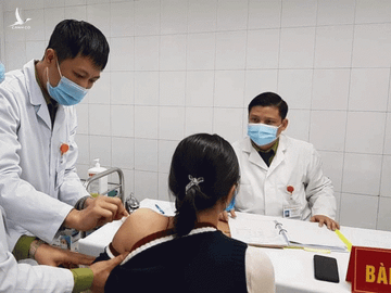Chính thức cho phép nhập khẩu vắc xin Covid-19 về Việt Nam - ảnh 1