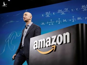 Tỉ phú Jeff Bezos sẽ nhường lại vị trí CEO của Amazon trong năm nay /// Reuters