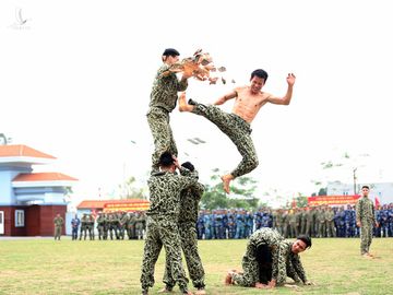 Vừa đón Xuân vừa canh biển đảo - Ảnh 2.