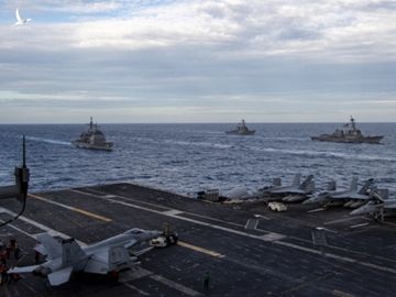 Nhóm tác chiến tàu sân bay USS Theodore Roosevelt của Hải quân Mỹ diễn tập ở Biển Đông hôm nay. Ảnh: Hải quân Mỹ.