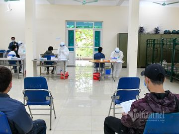 Nghìn thanh niên Thủ đô lấy mẫu xét nghiệm Covid-19 trước ngày nhập ngũ