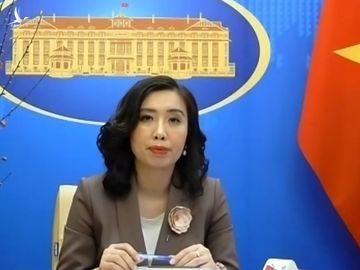 Người phát ngôn Lê Thị Thu Hằng trong cuộc họp báo trực tuyến ngày 4/2. Ảnh: Vũ Anh.