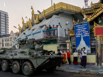 Myanmar: Xe bọc thép xuất hiện, Đại sứ quán Mỹ cảnh báo - ảnh 1