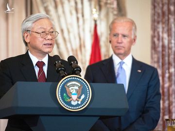 Tổng Bí thư Nguyễn Phú Trọng và ngài Joe Biden tại cuộc hiêu đãi trọng thể của Chính phủ Mỹ năm 2015.
