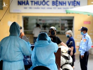 Bác sĩ tiếp xúc với bệnh nhân Covid-19 khai gian, cả bệnh viện khốn đốn - 4 Bác sĩ tiếp xúc với bệnh nhân Covid-19 khai gian, cả bệnh viện khốn đốn - 4