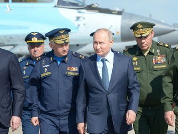 Một loạt tướng cấp cao Nga bí mật tới Syria: Ông Putin đang toán tính điều gì?