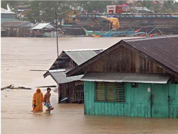 Hơn 5.000 người ở Philippines phải sơ tán để tránh cơn bão số 1 năm 2021 - Ảnh 2. Hơn 5.000 người ở Philippines phải sơ tán để tránh cơn bão số 1 năm 2021 - Ảnh 2.