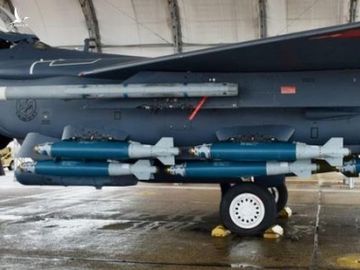 Biến tiêm kích F-15E thành ‘kho bom’ di động cho F-22 và F-35A - ảnh 1