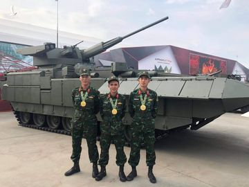 Lớp học xe tăng 'thần tốc' của bộ đội Việt Nam trên đấu trường Army Games