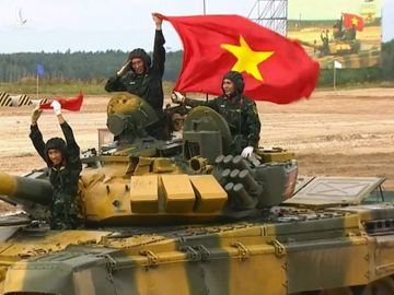 Lớp học xe tăng 'thần tốc' của bộ đội Việt Nam trên đấu trường Army Games