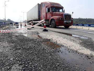 Vụ án cao tốc Đà Nẵng - Quảng Ngãi: Phong toả nhiều tài khoản với hàng trăm nghìn tỷ đồng - Ảnh 1.