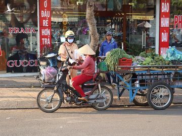 Chạy xe nát, xe tự chế bị CSGT TP.HCM 'truy quét': 'Giờ ở nhà là chết đói' - ảnh 3