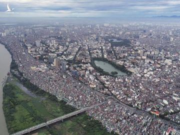 Sông Hồng đoạn chảy qua địa bàn quận Hoàn Kiếm. Ảnh: Ngọc Thành.