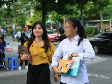 NÓNG: Hà Nội điều chỉnh thời gian tuyển sinh đầu cấp - Ảnh 1.