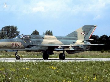 Việt Nam từng biên chế số lượng lớn MiG-21Bis, phiên bản mạnh ngang F-16 của Mỹ - Ảnh 18.
