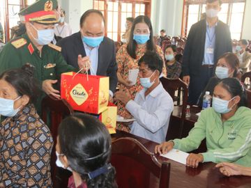 Tâm tư người bạn thời &quot;chia nửa củ khoai&quot; gửi tân Chủ tịch nước Nguyễn Xuân Phúc - Ảnh 6.