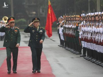 Thượng tướng Phan Văn Giang hội đàm với thượng tướng Trung Quốc Ngụy Phượng Hòa - Ảnh 1.