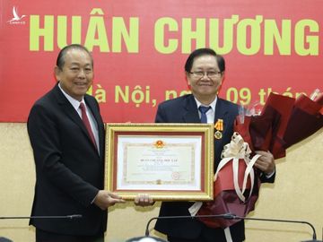 Nguyên Bộ trưởng Lê Vĩnh Tân 'hạ cánh vinh quang' chứ không phải 'hạ cánh an toàn'