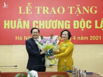 Nguyên Bộ trưởng Lê Vĩnh Tân 'hạ cánh vinh quang' chứ không phải 'hạ cánh an toàn'