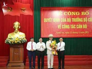 Công bố quyết định của Bộ trưởng Công an về công tác cán bộ ảnh 2