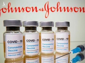 Các lọ vaccine Johnson & Johnson. Ảnh: Reuters.