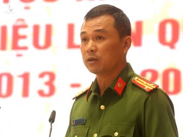 Thượng tá Tô Anh Dũng, Cục phó Cục C06, Bộ Công an phát biểu trong bổi tổng kết đề án sáng 23/4. Ảnh: Bá Đô