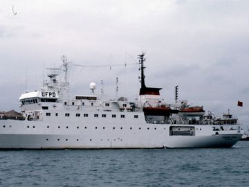 Tàu Viện sĩ Oparin (Akademik Oparin)