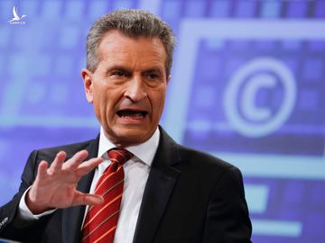 Ông Günther Oettinger khẳng định, Chiến tranh thế giới thứ 3 sẽ không diễn ra trên bộ, trên mặt nước và trên không, mà là hầu như trong không gian mạng,