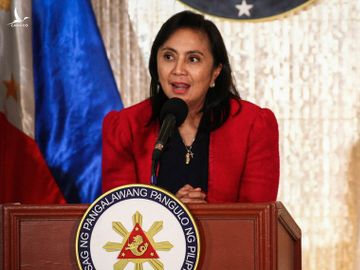 Phó Tổng thống Philippines Leni Robredo chỉ trích phát ngôn của Tổng thống Duterte gọi Phán quyết về Biển Đông là “tờ giấy vứt sọt rác” là hoàn toàn sai trái.