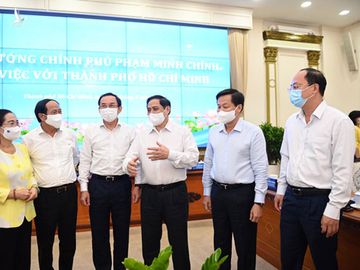 Thủ tướng: Nguồn thu được để lại cho TP HCM phải đầu tư dự án có tính lan toả, kết nối vùng - Ảnh 1.