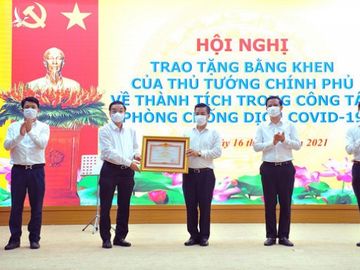 Thủ tướng khen nhân dân Đông Anh sáng tạo trong phòng, chống COVID-19 - Ảnh 1.