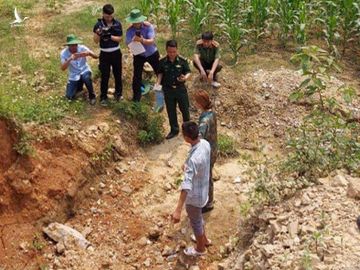 Thực nghiệm lại hiện trường các đối tượng trong nhóm Giàng Mỉ đưa người nhập cảnh trái phép vào Việt Nam