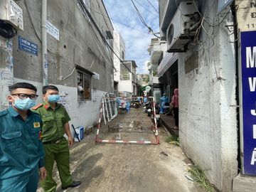 Người ở gần trụ sở giáo phái truyền giáo: 'Chủ nhật nào họ cũng đến sinh hoạt' - ảnh 3