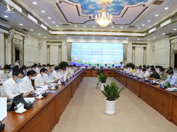 Thủ tướng làm việc với TP.HCM: Không bàn nữa. Cái gì chưa được thì đề xuất giải pháp - Ảnh 1. Thủ tướng làm việc với TP.HCM: Không bàn nữa. Cái gì chưa được thì đề xuất giải pháp - Ảnh 1.
