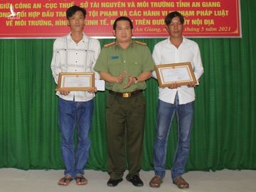 An Giang: Người đàn ông bế con 3 tuổi đang sốt nhập cảnh trái phép từ Campuchia - ảnh 1