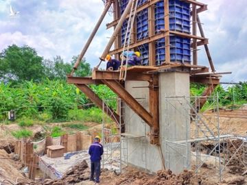 Thủ tướng chỉ đạo xây cầu Mỹ Thuận 2 và cao tốc Mỹ Thuận - Cần Thơ đúng tiến độ - Ảnh 5. Thủ tướng chỉ đạo xây cầu Mỹ Thuận 2 và cao tốc Mỹ Thuận - Cần Thơ đúng tiến độ - Ảnh 5.