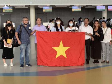 Công dân Việt Nam tại Morocco trước khi lên đường về nước ngày 23/7/2020. Ảnh: Bộ Ngoại giao.