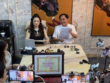 Sự thật sau mỗi livestream của bà Phương Hằng: Như chiến trận với hơn chục người hùng hậu, nhân vật cộm cán bí mật duyệt nội dung cho bà Hằng mới gây bất ngờ! - Ảnh 3.