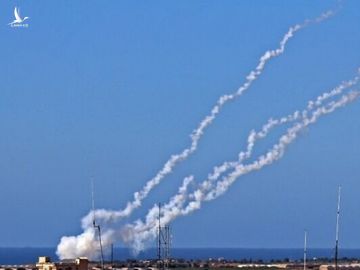 50 tiêm kích Israel xuất trận, kho vũ khí của Hamas ở Gaza bị phá hủy - Ảnh 2.