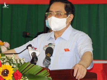 Thủ tướng Phạm Minh Chính: Vắc-xin nào cũng có phản ứng phụ, người dân đừng lo sợ