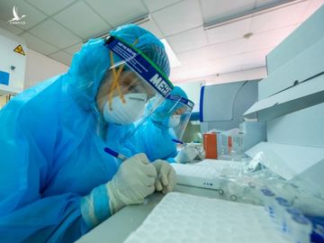 TP.HCM: Đầu bếp một khách sạn 5 sao nghi mắc COVID-19 - Ảnh 1. TP.HCM: Đầu bếp một khách sạn 5 sao nghi mắc COVID-19 - Ảnh 1.