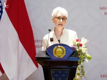 Thứ trưởng Ngoại giao Mỹ Wendy Sherman bày tỏ quan ngại nghiêm trọng về sự hiện diện của quân đội Trung Quốc cũng như việc xây dựng các cơ sở tại căn cứ Hải quân Ream của Campuchia ở Vịnh Thái Lan.