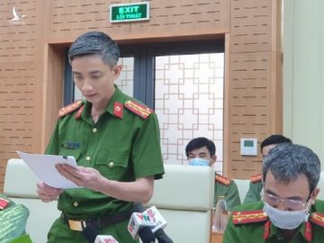 Đại diện C01 công bố thông tin liên quan đến ông Nguyễn Duy Linh /// Ảnh Thái Sơn